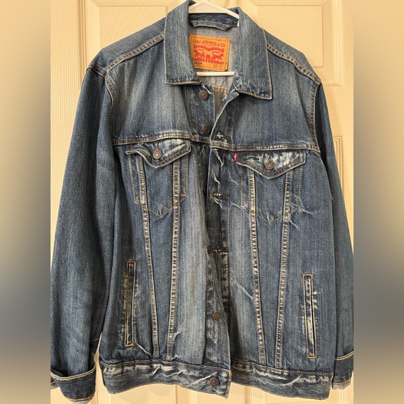 Levi's Classic Blue Denim Jacket - Picture 2 of 2